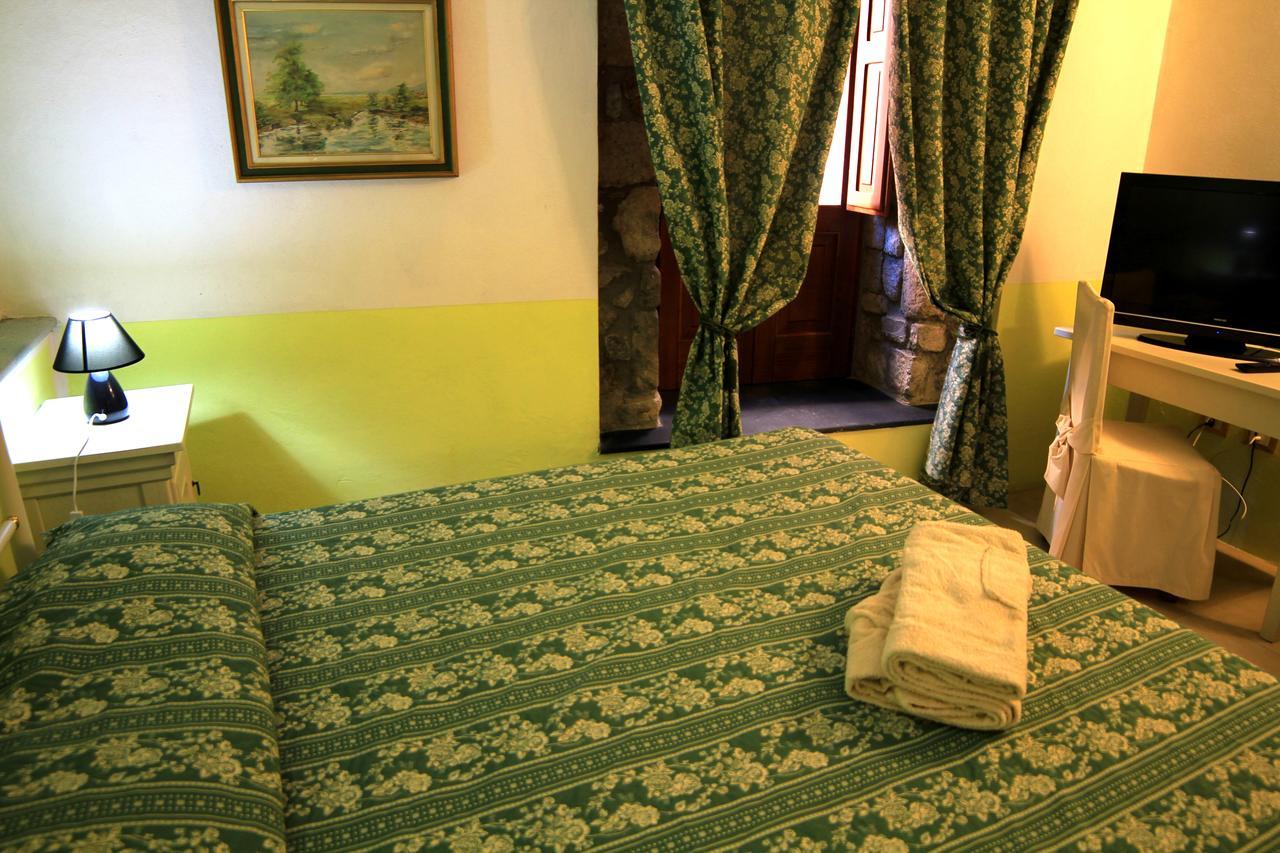 Sas Benas Hotel Santu Lussurgiu Eksteriør billede
